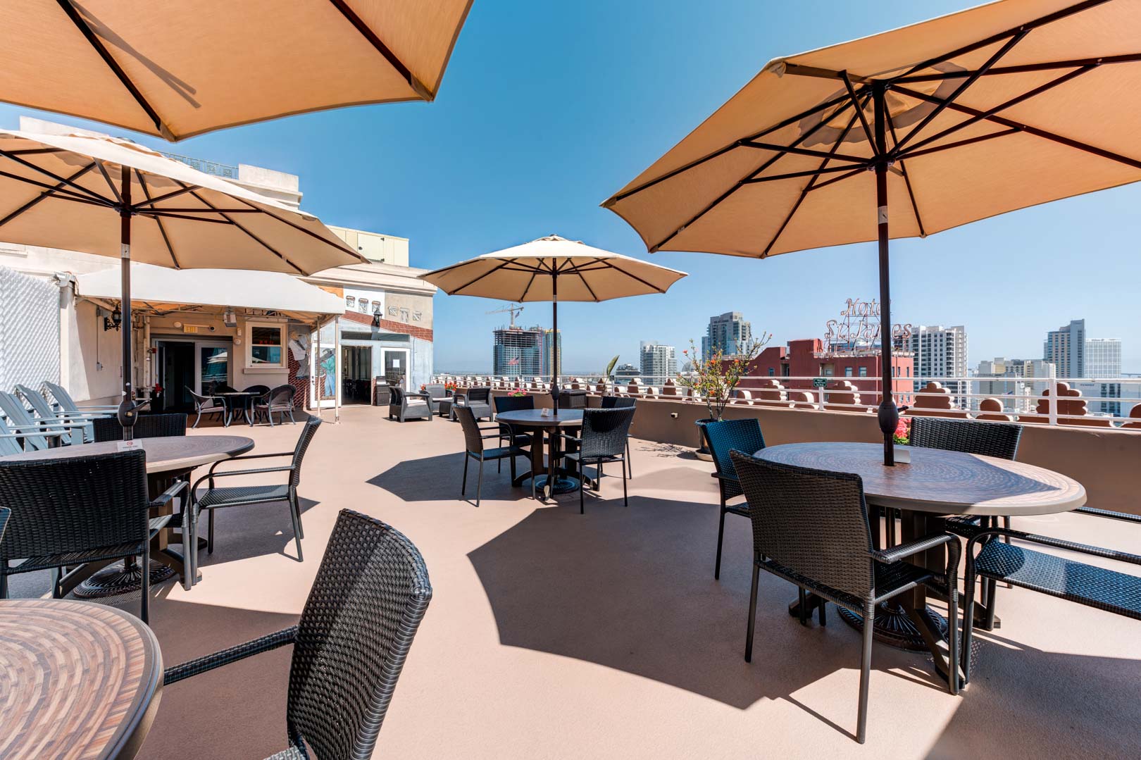 A rooftop patio deck at VRI's Gaslamp Plaza Suites in San Diego, California.